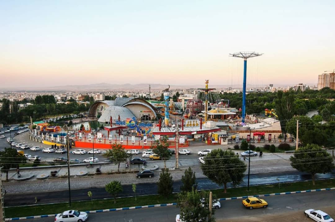 هتل پارسیان آزادی ارم همدان