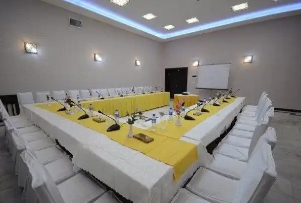 هتل پارسیان بوعلی همدان