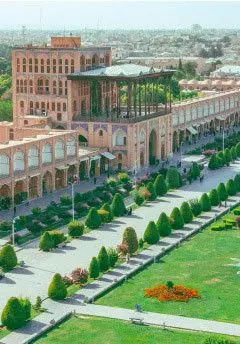 رزرو رایگان هتل، هتل آپارتمان، هتل سنتی، اقامتگاه بومگردی، کلبه و سایر اقامتگاه های دارای مجوز در اصفهان